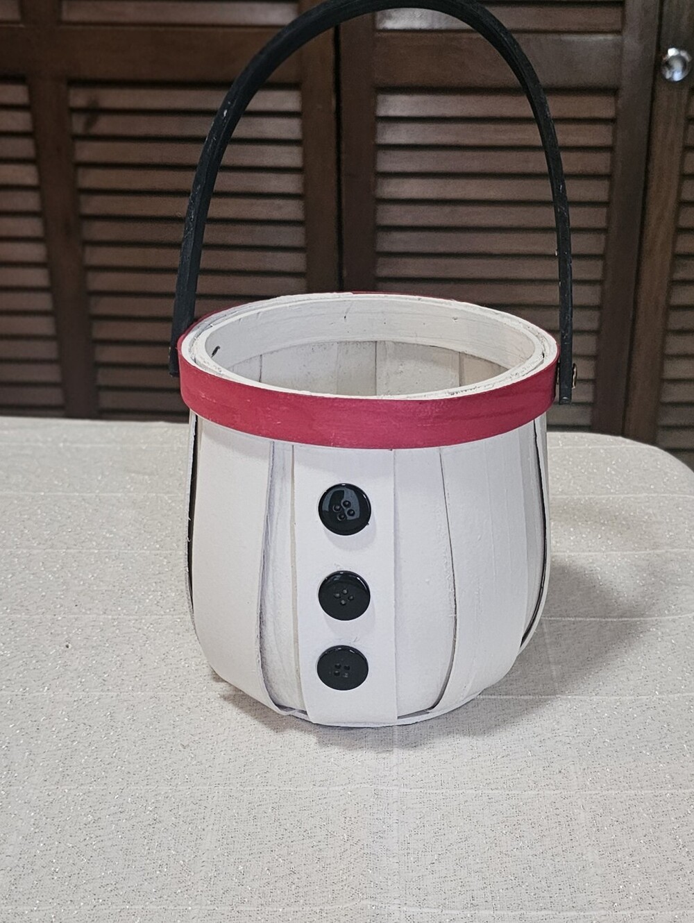 Holiday Snowman Bushel Basket Decor White Slatted Red Trim Christmas Storage